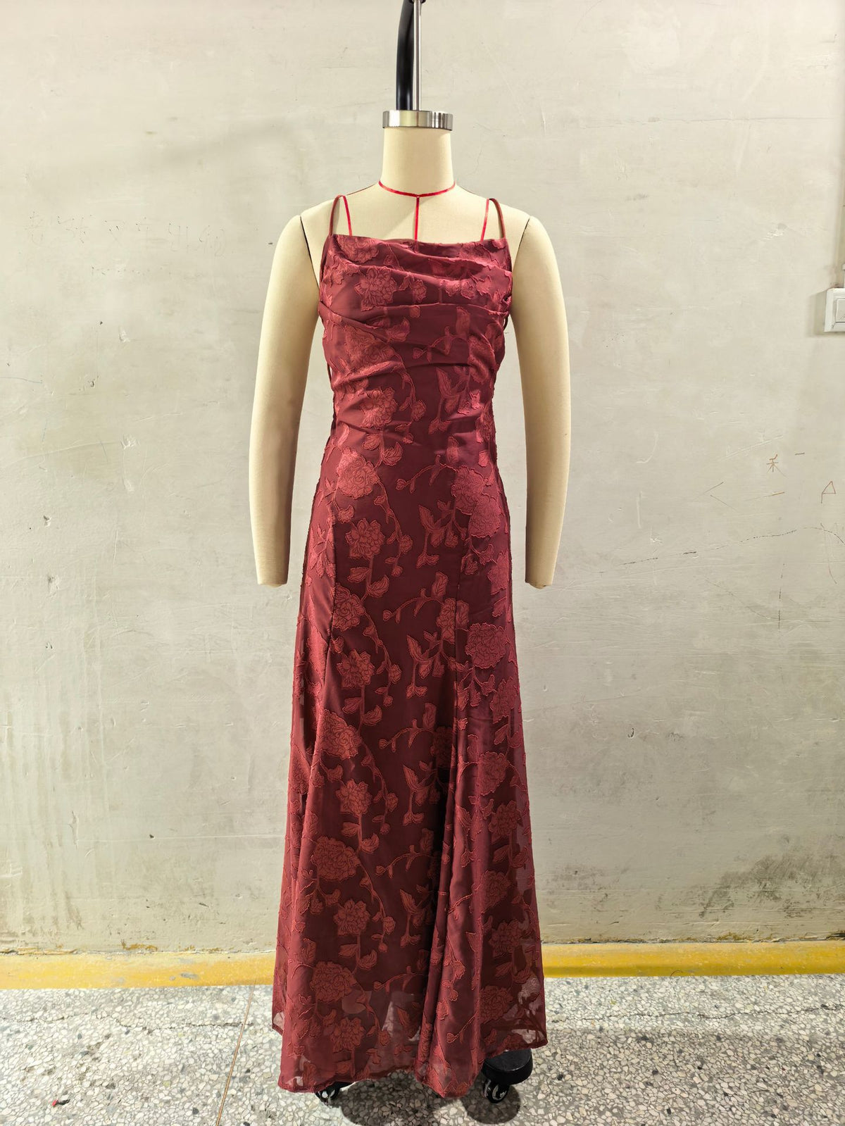Elegant Lace Evening Gown – Spaghetti Strap Maxi Dress