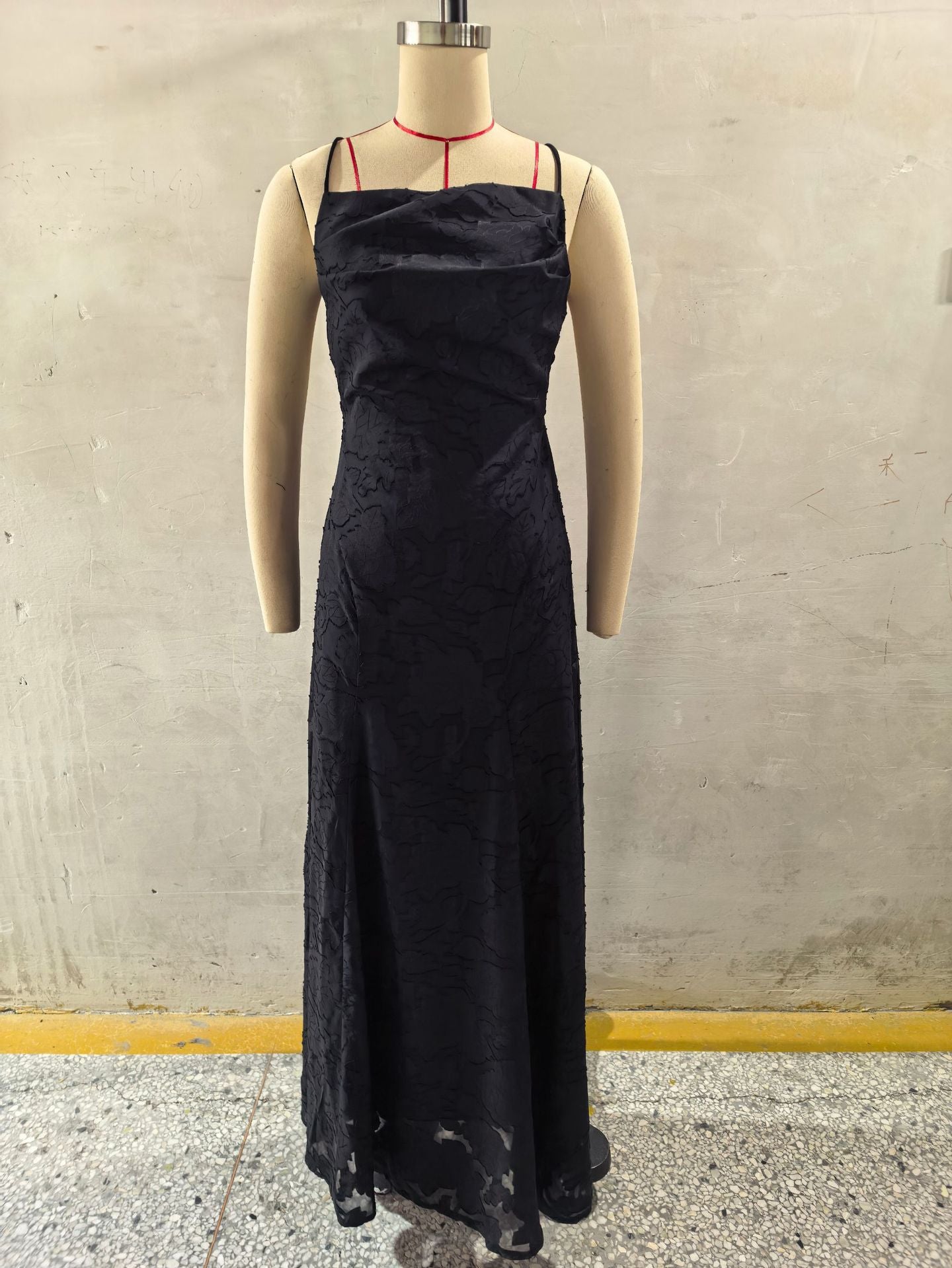 Elegant Lace Evening Gown – Spaghetti Strap Maxi Dress